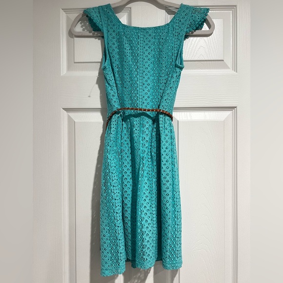 Girls Lace Belted Dress - Picture 2 of 5